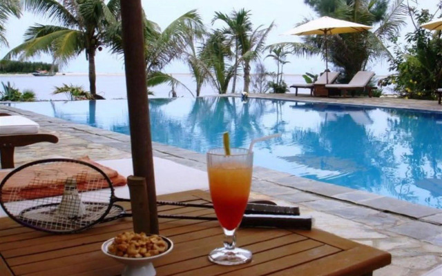 Le Domaine De Tam Hai Resort