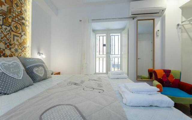 Apartamentos LOTO y LIZ by Cadiz4Rentals