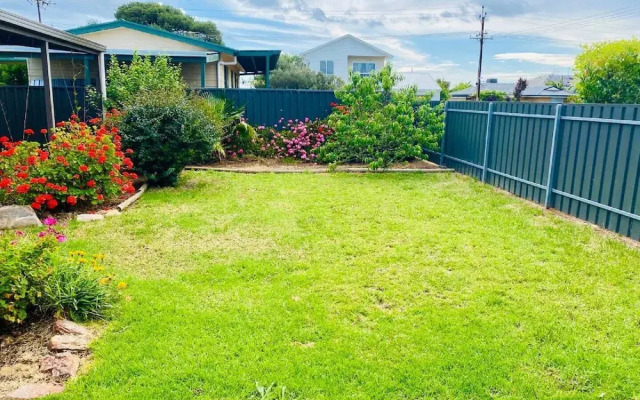 Unwind Retro-vibe Pet Friendly