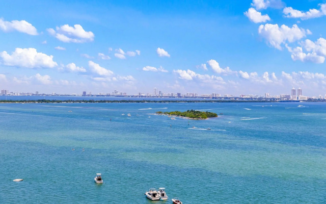 Bayfront Gem With Balcony and Pool