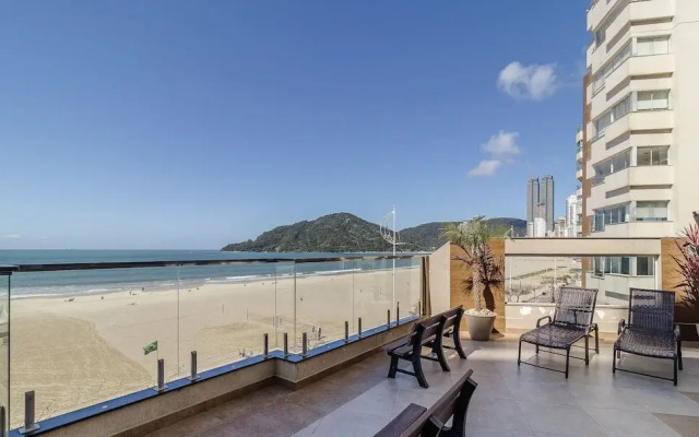 3BR Beachfront apt w/ sea View Cet802