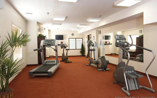 Pomeroy Inn & Suites Fort St. John