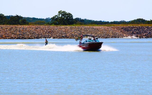 Holiday Inn Express & Suites Bryan