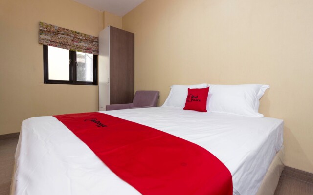 RedDoorz Plus @ Cipete Damai