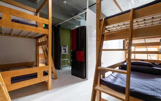 Hotel Adonis - Hostel