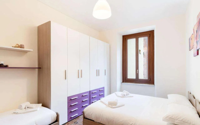 Dante Subway Apartment