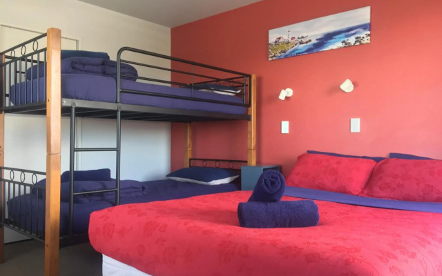 Dusky Lodge - Hostel