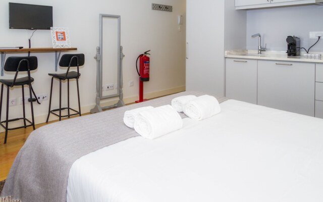 Liiiving - Historic Clérigos Studio - 3F