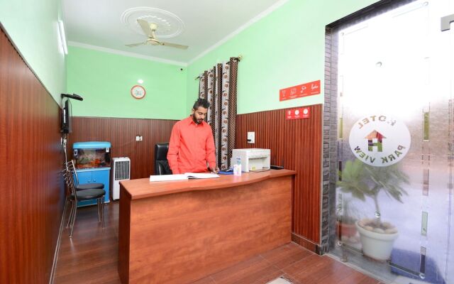 OYO 28097 Hotel Park View