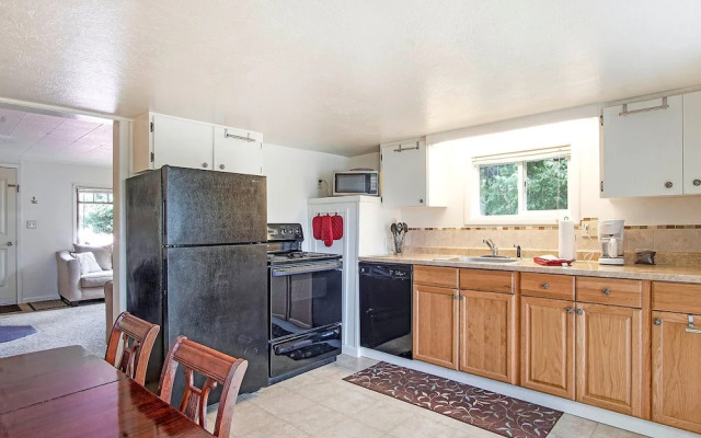 Crabbin Cabin Westport