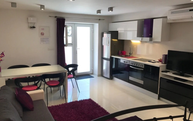 Bellus Studio Apartment
