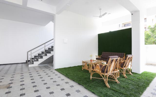 Treebo Sapphire Studio