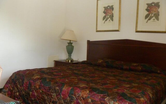 Motel 22 Mapleton Depot