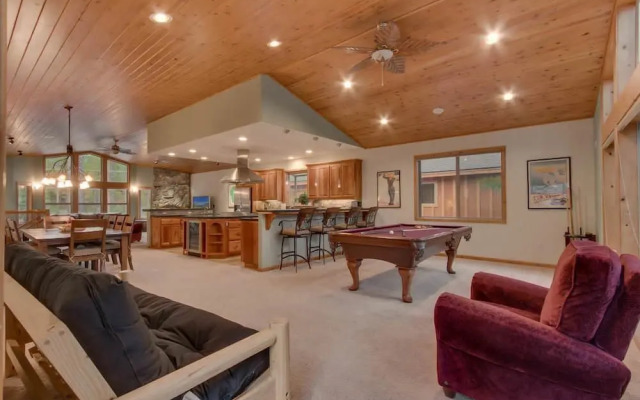 Angora Mountain Lodge - Pool Table, Ping Pong, Shuffle Board