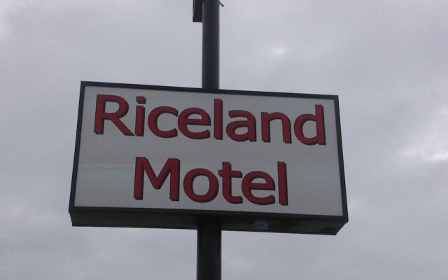 Riceland's Motel