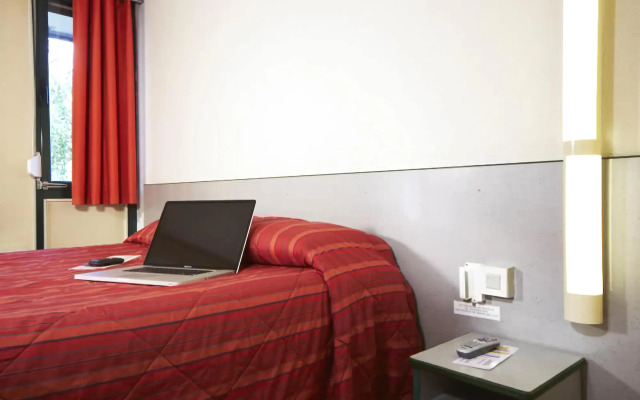 Hotel Première Classe Saint Quentin En Yvelines - Elancourt