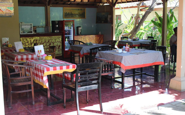 Hotel Ayu Beach Inn