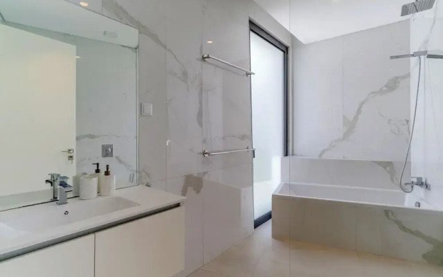 Luxury Diamond House