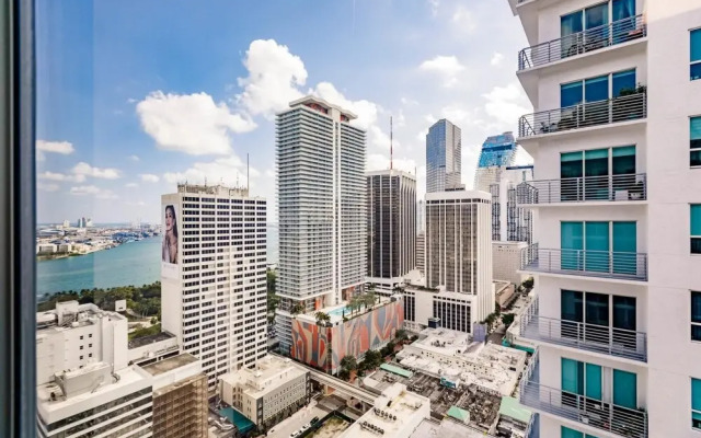 Modern Muse - Luxury Hotel Meets Miami Apartment