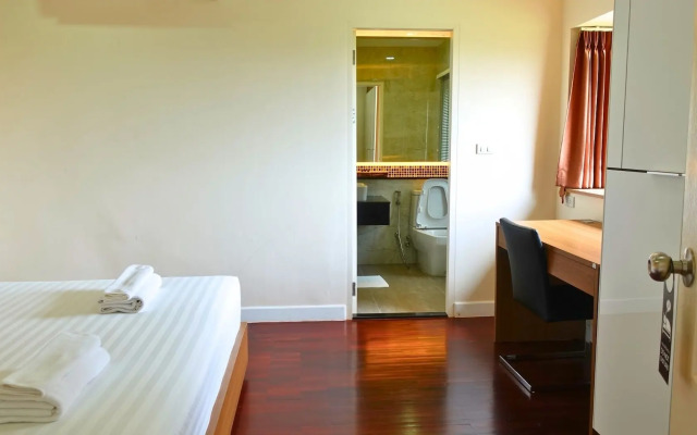 Seastar Hotel And Service Apartment