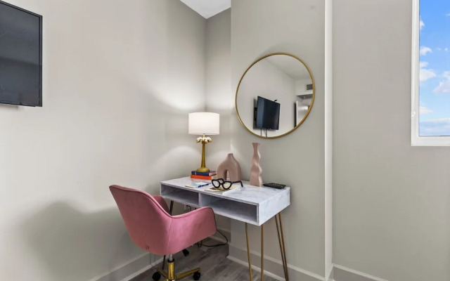 2Br2Ba Next To Jackson Memorial Hospital