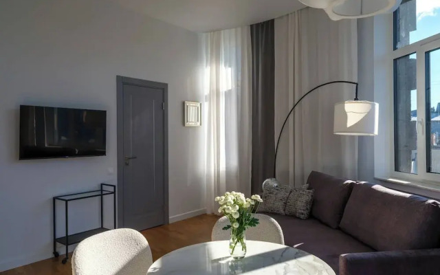 Miro Rooms Center Cloud - Quite Chic
