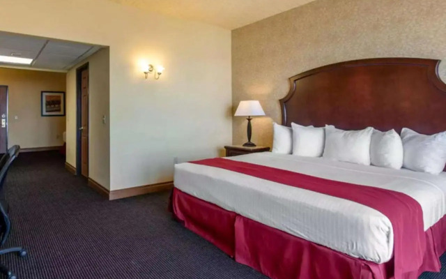 Shoreline Inn & Conference Center, Ascend Collection