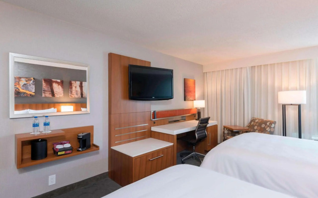 Sonesta Hotel Grand Rapids Airport