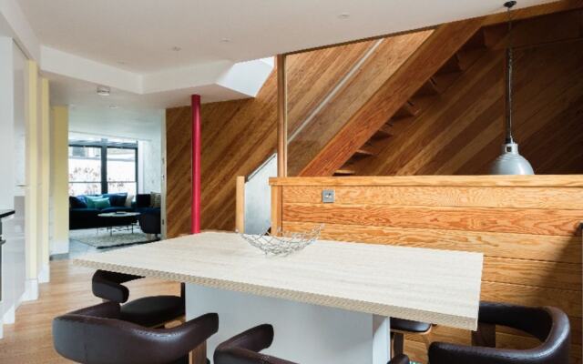 The Camden Chalet - Bright & Modern 3bdr Home With Balcony