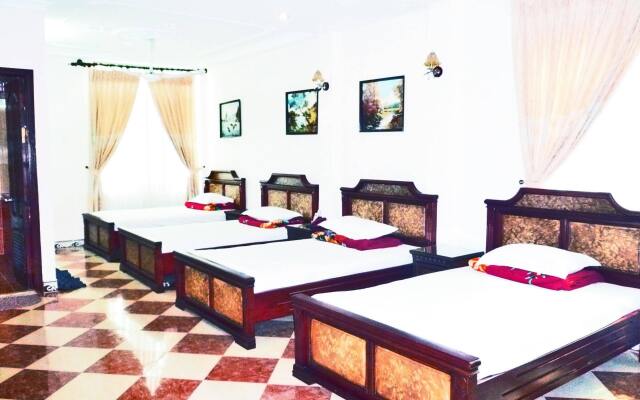 Que Huong Hotel