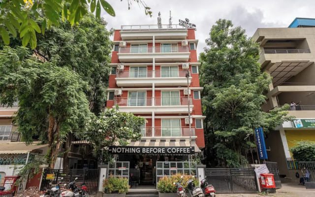 StayBird - Azure Suites Business Hotel