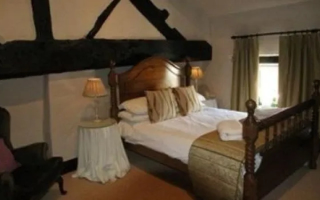 Three Acres Inn & Restaurant