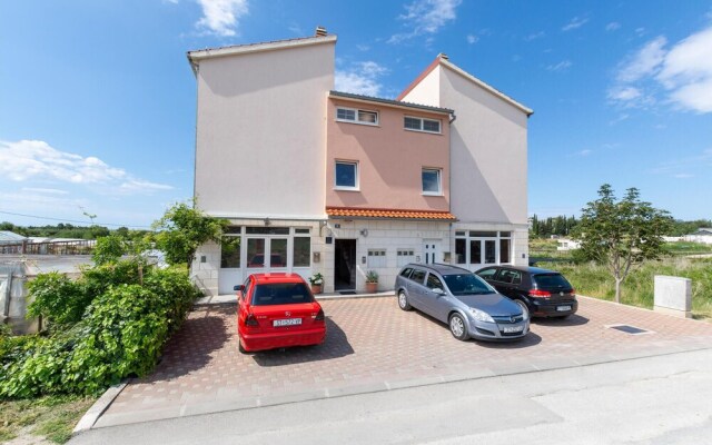 Beautiful Home in Split With Wifi and 2 Bedrooms