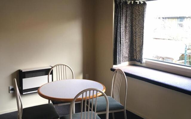 Woodlands Motels and Apartments