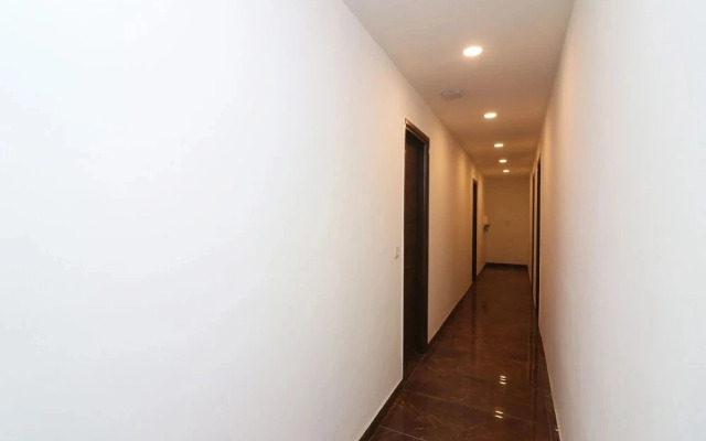 Pitampura Metro Station By OYO Rooms
