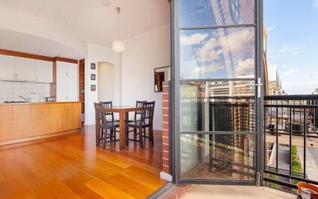 Stylish 2 Bedroom Apartment In the City