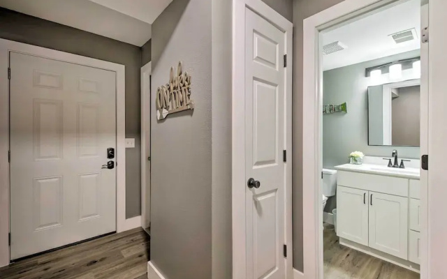 Pet-friendly Abode, Walk to Table Rock Lake!