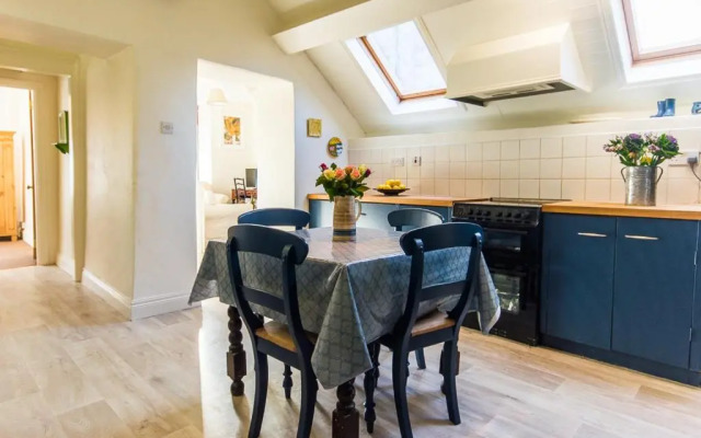 Cleo Gallery Apartments