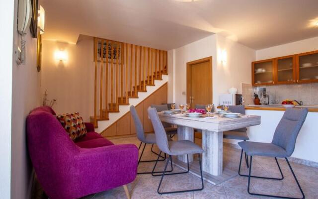 Villa in Sumartin Near Beach & Private Pool