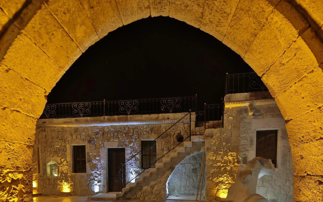Golden Cave Suites