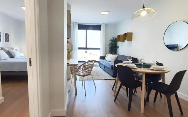 Deluxe Beach Suite w Garage by Canary365