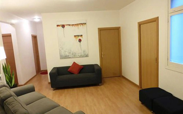 Super Balmes Guest House