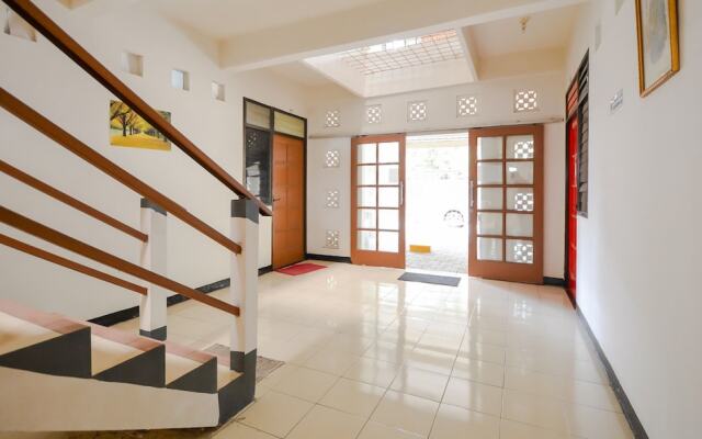 ZEN Rooms Basic near BTC