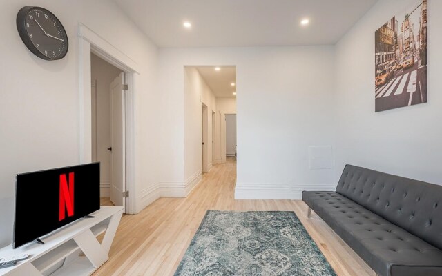 Bright and Cozy 4bedr in the of Mile-end