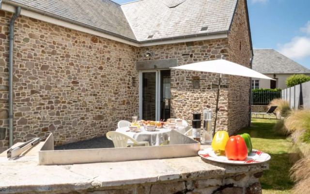 Holiday Home Zoé (CEZ407)