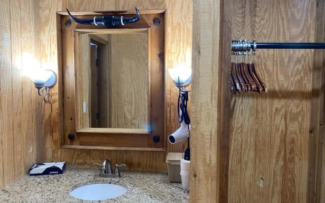 Deluxe Big Texan Multi Suite