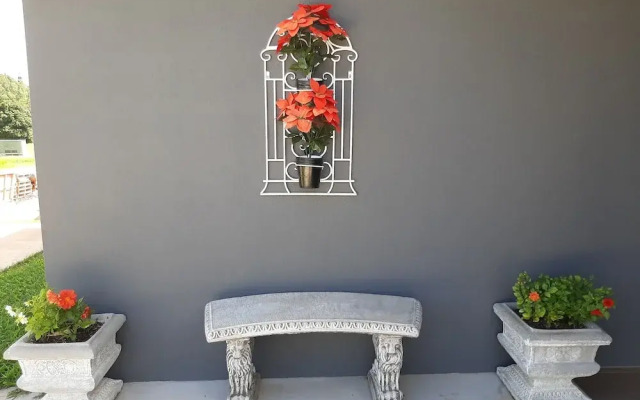 Room-cozy Room With Separate Entrance an
