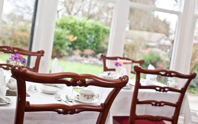 Beaumont House with FREE off-site Health Club - Adults Only