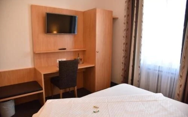 Hotel Garni Goldener Hirsch