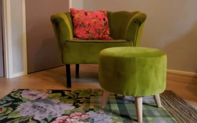 JOIVY Stylish Castle View Apartment